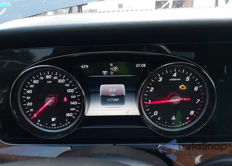 2017 Mercedes-Benz E 300 4Matic z USA, uszkodzony, nr VIN WDDZF4KBXHA112201